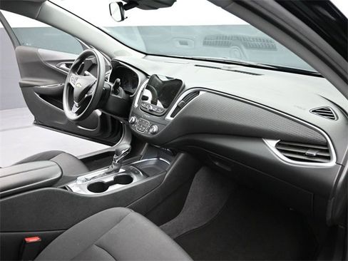 Used 2024 Chevrolet Malibu LT image 24