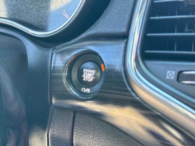 Used 2019 Jeep Grand Cherokee Laredo AWD/4WD image 24