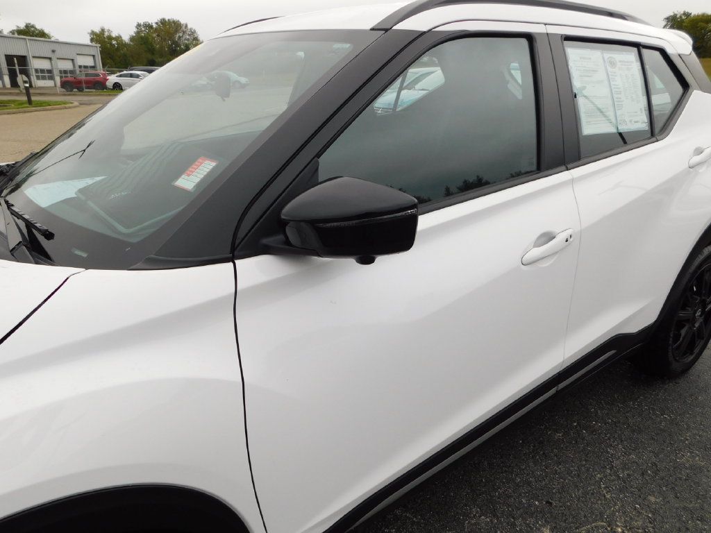 Used 2024 Nissan Kicks SR FWD image 11
