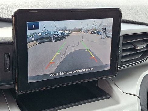 Used 2021 Ford Explorer XLT w/ Class III Trailer Tow Package image 16