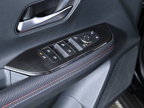 Certified 2025 Nissan Kicks SR image 27