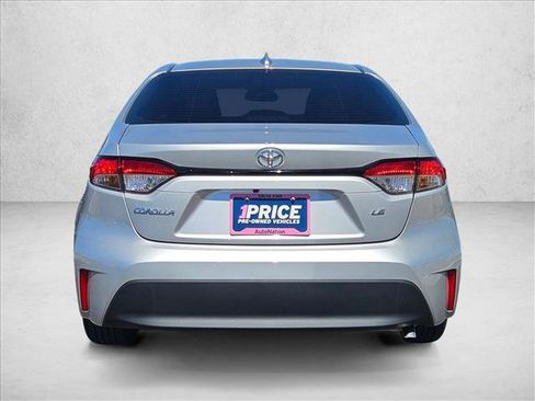 Used 2025 Toyota Corolla LE image 7