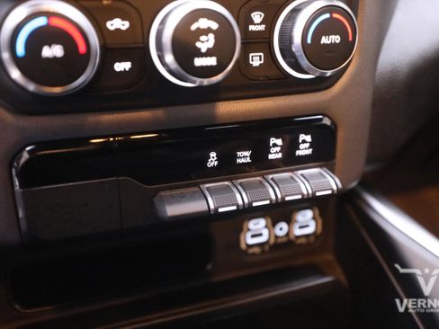 Used 2021 RAM 1500 Big Horn image 24