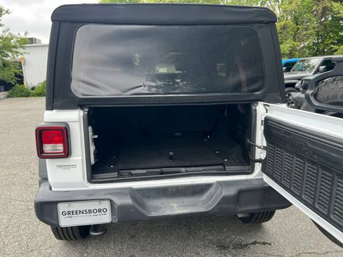 Used 2024 Jeep Wrangler Unlimited Sport AWD/4WD image 15