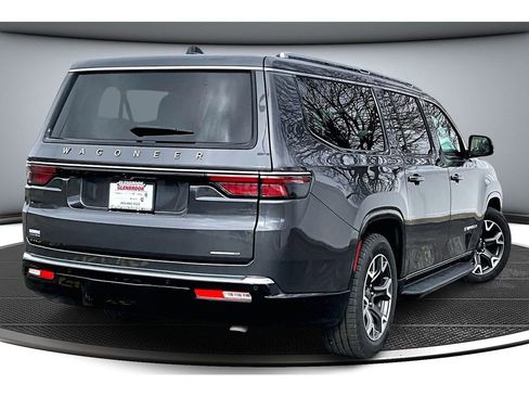 Certified 2024 Jeep Wagoneer L Series III w/ Flexible Seating Group AWD/4WD image 16