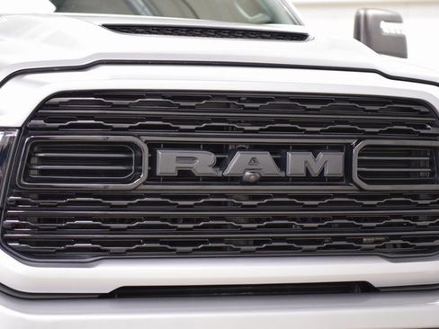 Used 2024 RAM 2500 Limited image 9