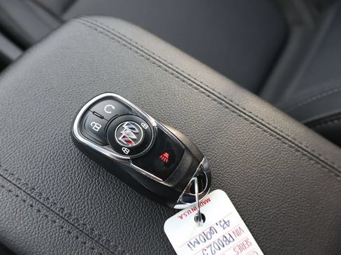 Used 2023 Buick Encore GX Preferred w/ Cold Weather Comfort Package FWD image 33
