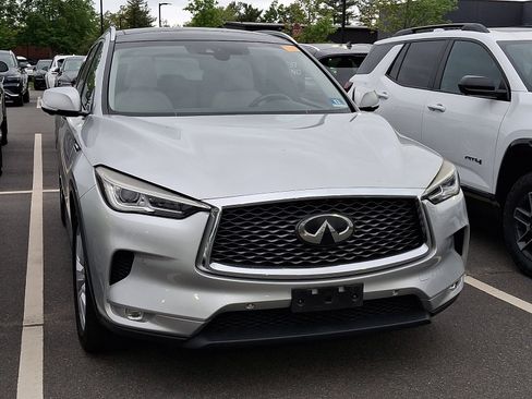 Used 2019 INFINITI QX50 Essential w/ Premium Heat Package AWD/4WD image 2