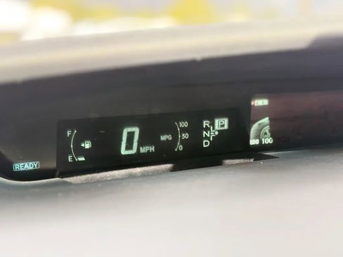 Used 2015 Toyota Prius Two image 25