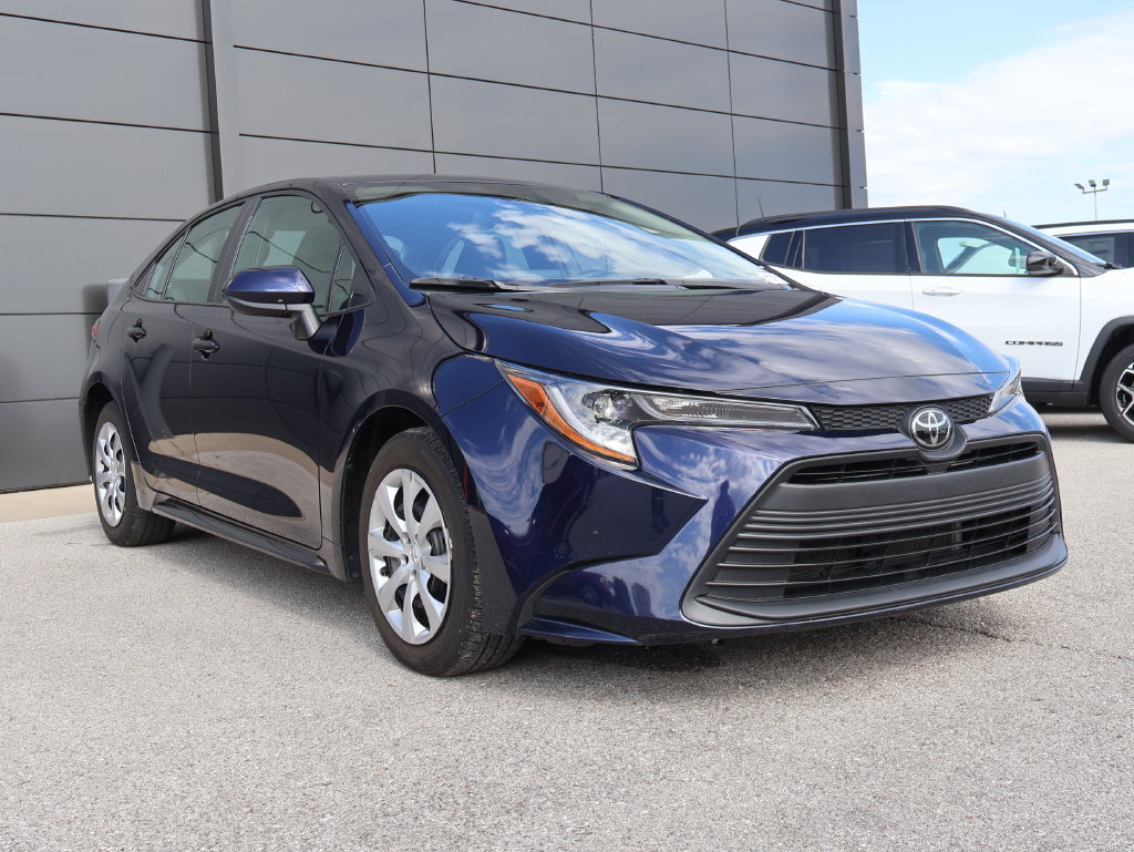 Used 2025 Toyota Corolla LE FWD image 6