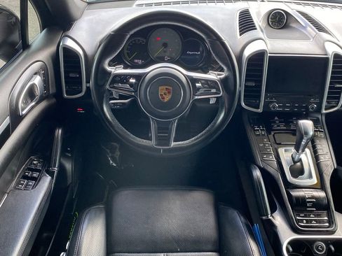 Used 2018 Porsche Cayenne S Platinum AWD/4WD image 10