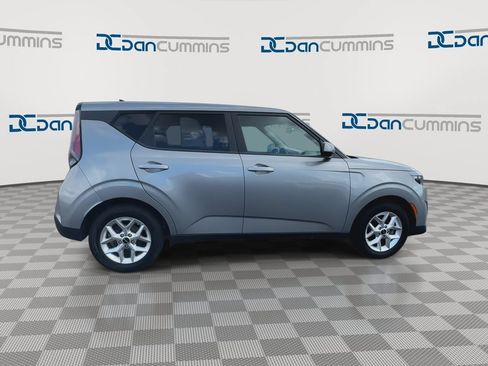 Used 2024 Kia Soul LX w/ Option Group 015 FWD image 9