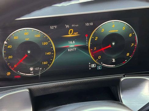 Used 2021 Mercedes-Benz GLB 250 4MATIC w/ Premium Package image 18