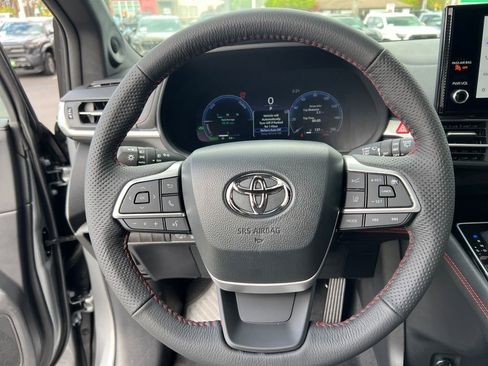 New 2026 Toyota Sienna XSE image 21