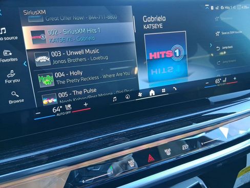 New 2026 BMW i7 xDrive60 w/ Premium Package image 24