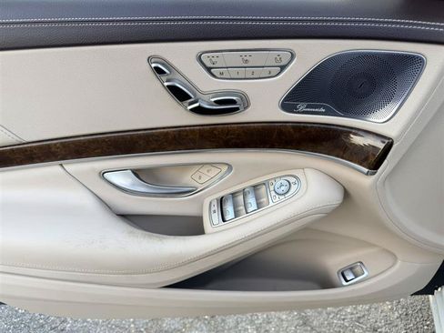 Used 2017 Mercedes-Benz S 550 4MATIC Sedan image 32