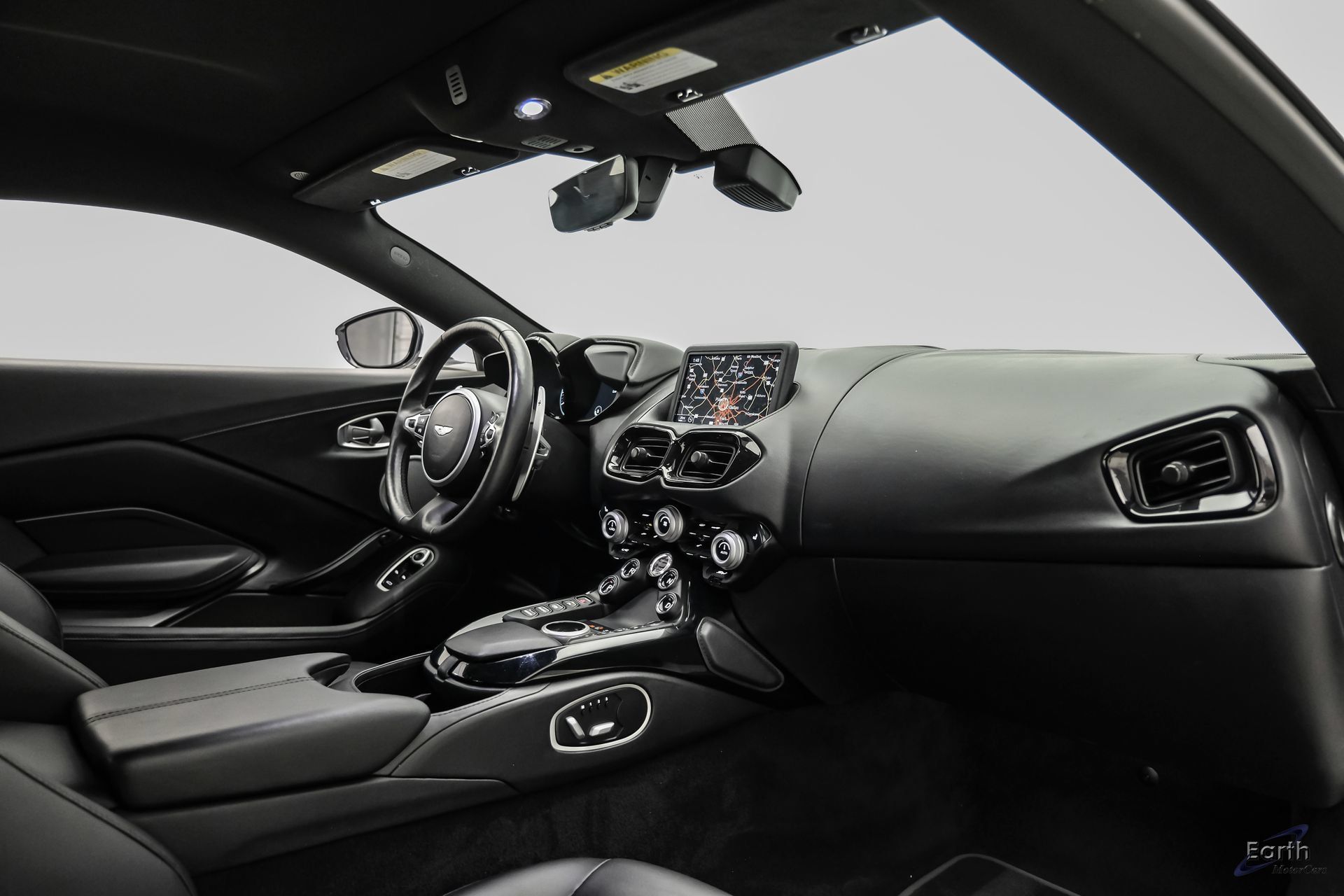 Used 2022 Aston Martin V8 Vantage Coupe RWD image 48