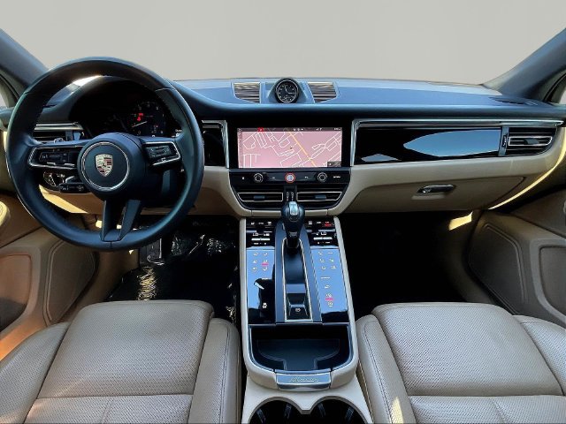Used 2023 Porsche Macan AWD/4WD image 9