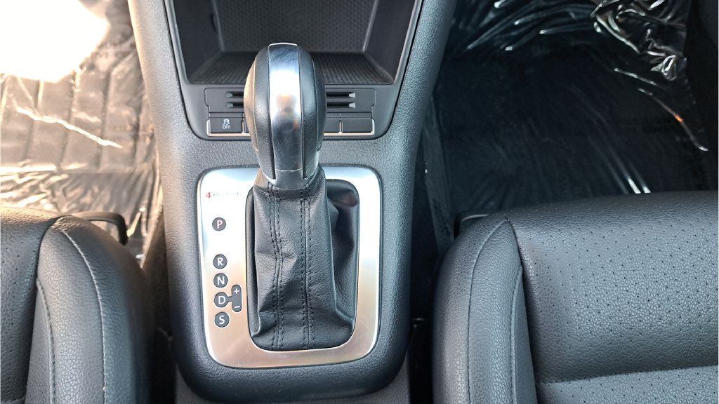Used 2012 Volkswagen Tiguan SE AWD/4WD image 22