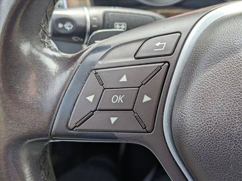 Used 2014 Mercedes-Benz E 350 4MATIC Sedan image 11