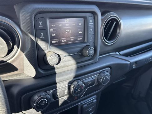 Used 2021 Jeep Wrangler Unlimited Sport AWD/4WD image 21