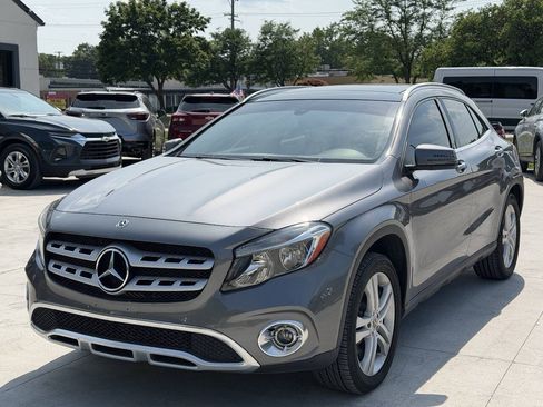 Used 2018 Mercedes-Benz GLA 250 4MATIC w/ Premium Package image 4