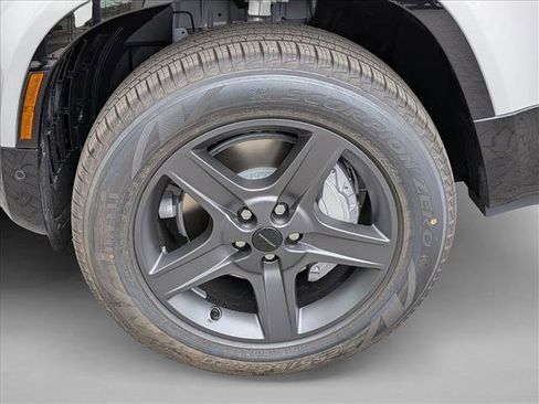 New 2026 Land Rover Defender 110 X-Dynamic SE image 9