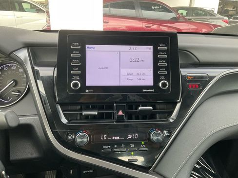Used 2023 Toyota Camry SE image 19