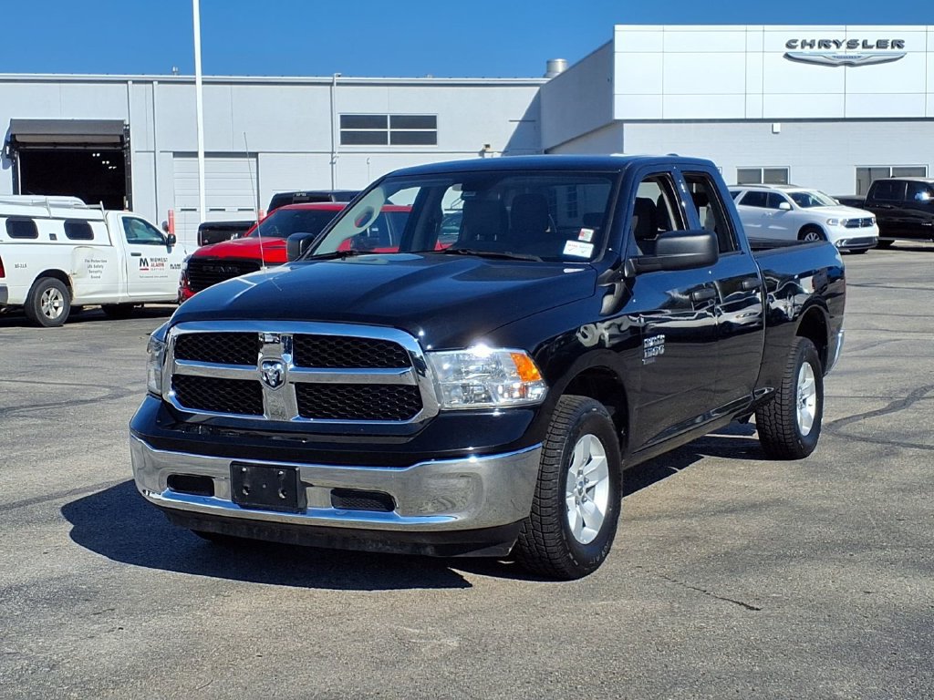 Used 2024 RAM 1500 Classic SLT AWD/4WD image 2