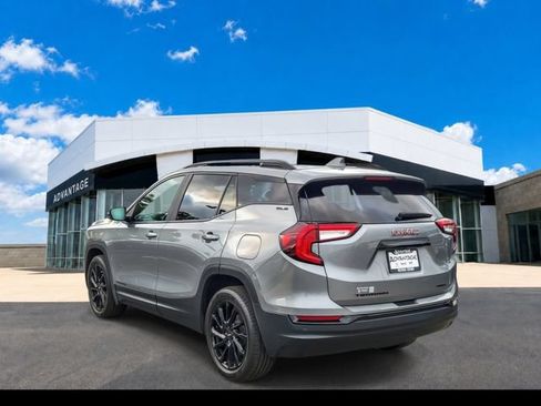 Used 2023 GMC Terrain SLE w/ Driver Convenience Package AWD/4WD image 6