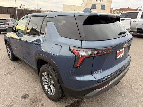 Used 2025 Chevrolet Equinox LT w/ Safety and Technology Package image 5