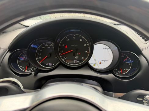 Used 2017 Porsche Cayenne AWD/4WD image 14