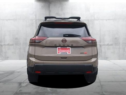 Certified 2025 Nissan Rogue SV AWD/4WD image 6