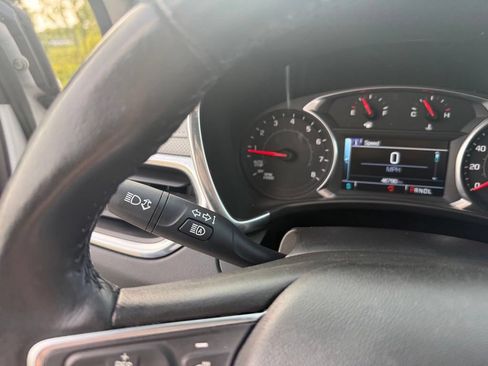 Used 2018 Chevrolet Equinox Premier FWD image 36