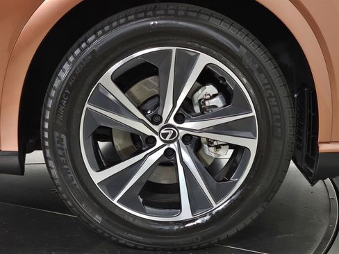 Used 2024 Lexus RX 350 Premium w/ Convenience Package FWD image 11
