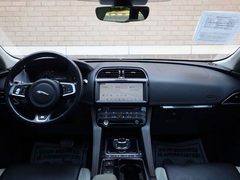 Used 2019 Jaguar F-PACE R-Sport AWD/4WD image 35