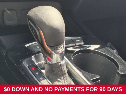 Used 2025 Chevrolet Trax LT w/ LT Convenience Package FWD image 22