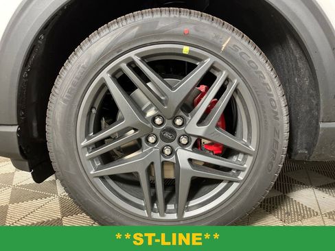 New 2026 Ford Explorer ST-Line w/ ST-Line Street Pack image 13