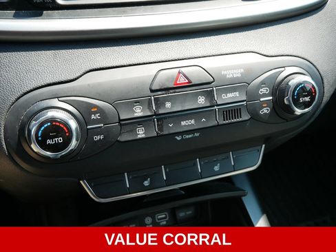 Used 2017 Kia Sorento AWD w/ LX Convenience Package image 21