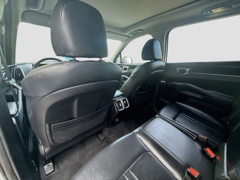 Used 2024 Kia Sorento S w/ Panoramic Sunroof Package FWD image 22