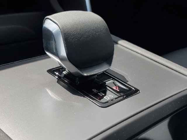 Certified 2025 Land Rover Discovery Sport Dynamic SE AWD/4WD image 34