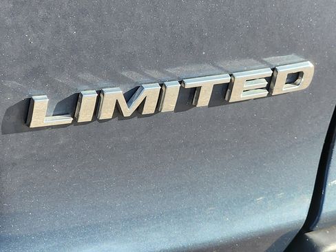 Certified 2019 Jeep Cherokee Limited image 28