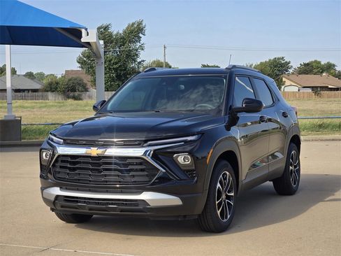 New 2026 Chevrolet TrailBlazer LT w/ Driver Confidence Package image 2