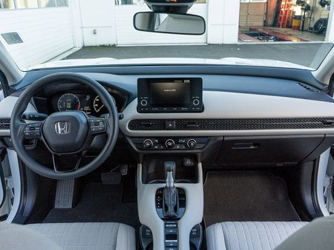 Used 2025 Honda HR-V LX image 19