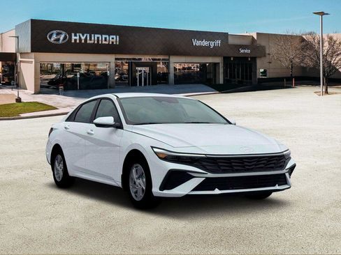 New 2026 Hyundai Elantra SE w/ Cargo Package image 11