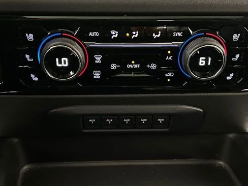 Used 2024 Chevrolet Silverado 3500 High Country w/ Technology Package AWD/4WD image 14