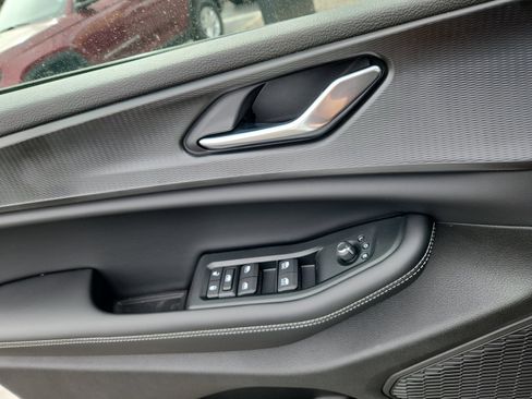 New 2025 Jeep Grand Cherokee Altitude image 16