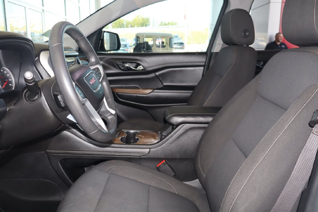 Used 2021 GMC Acadia SLE FWD image 13