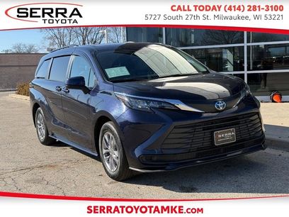 Used 2025 Toyota Sienna LE w/ LE Plus Package