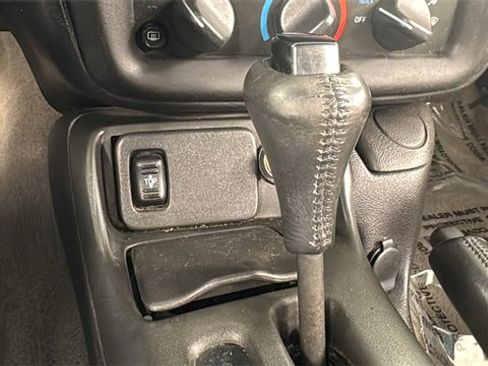 Used 2002 Chevrolet Camaro LT image 24